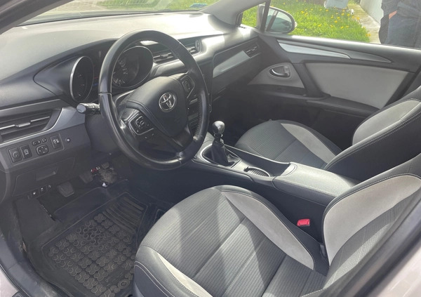 Toyota Avensis cena 38000 przebieg: 219818, rok produkcji 2015 z Inowrocław małe 46